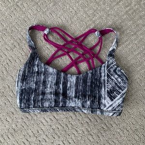Lululemon sports bra